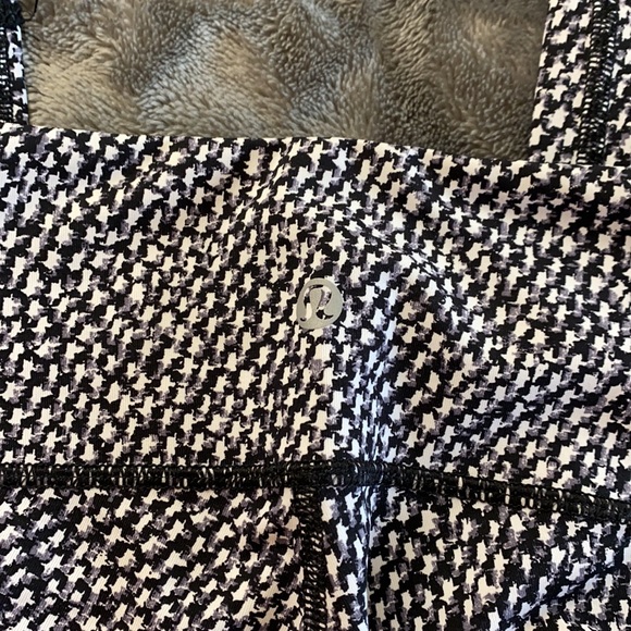 Lululemon leggings - Picture 2 of 6